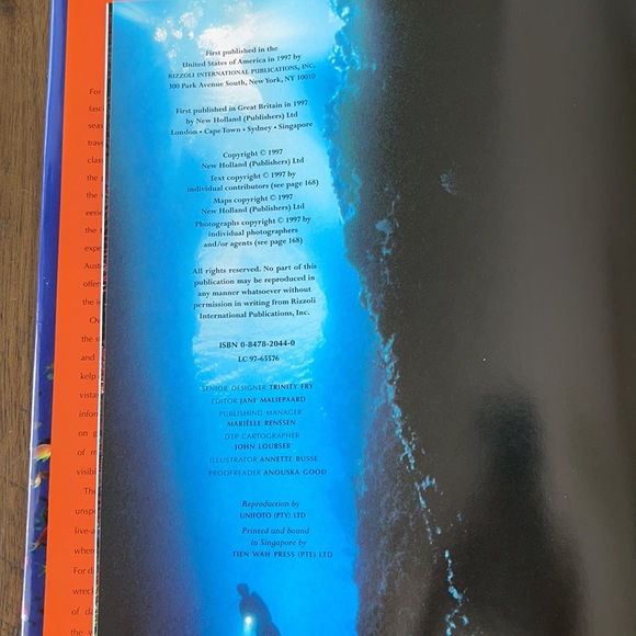 Diving Coffee Table Book World’s Best Sites - Picture 3 of 11